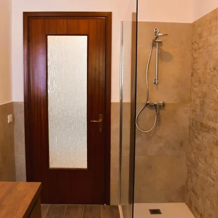 Tessari Villa *
